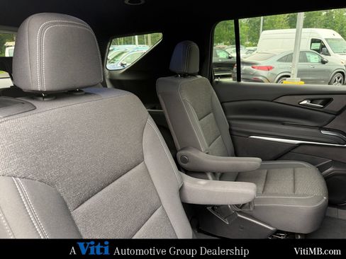Used 2025 Chevrolet Traverse LT w/ Driver Confidence Package AWD/4WD image 28