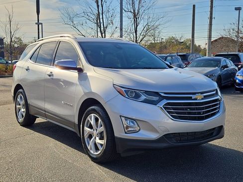 Used 2020 Chevrolet Equinox Premier image 3