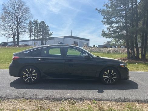 Used 2022 Honda Civic EX-L image 4