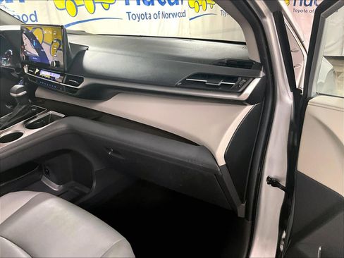 Certified 2024 Toyota Sienna XLE image 13