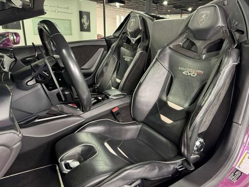 Used 2022 Lamborghini Huracan EVO image 17
