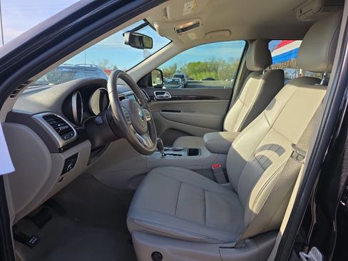 Used 2011 Jeep Grand Cherokee Laredo image 9