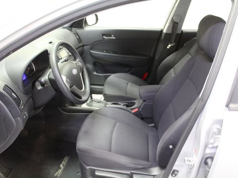 Used 2012 Hyundai Elantra w/ Preferred Pkg FWD image 14