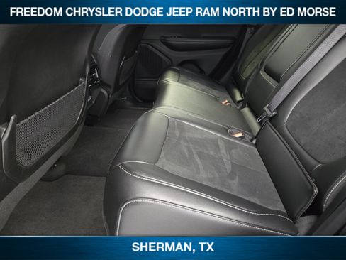 Used 2025 Jeep Grand Cherokee Altitude AWD/4WD image 20