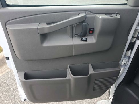 Used 2024 GMC Savana 2500 w/ Driver Convenience Package image 16