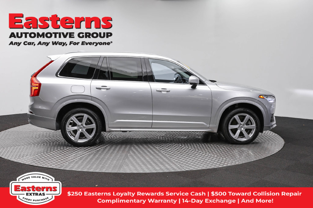 Used 2022 Volvo XC90 T5 Momentum AWD/4WD image 5