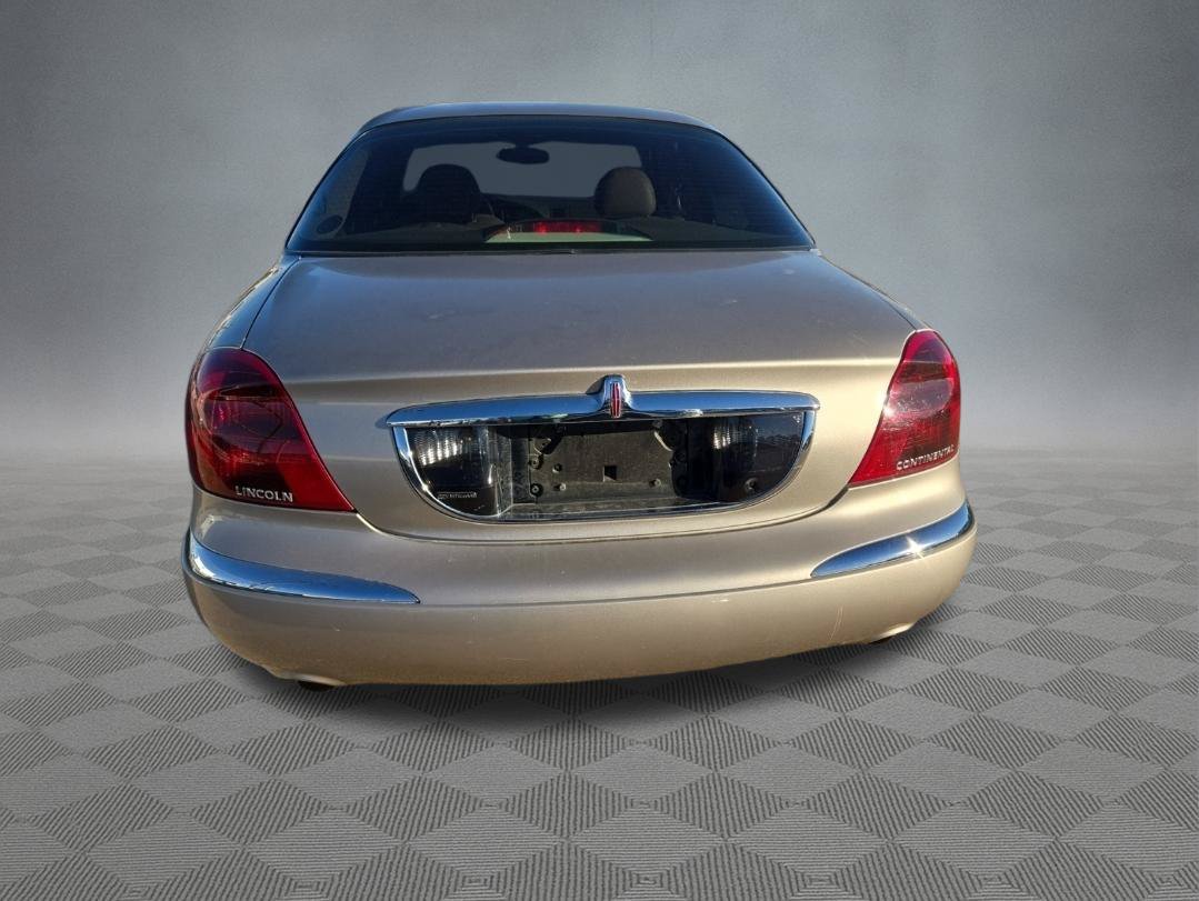 Used 2002 Lincoln Continental FWD image 3