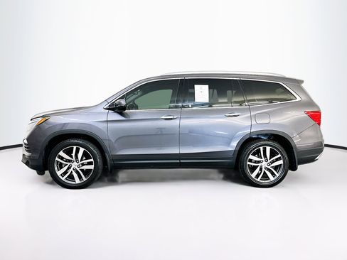 Used 2018 Honda Pilot Touring image 4
