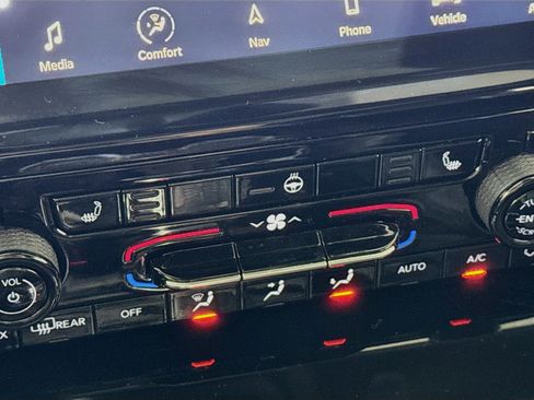 Used 2024 Jeep Grand Cherokee Limited 4xe image 4