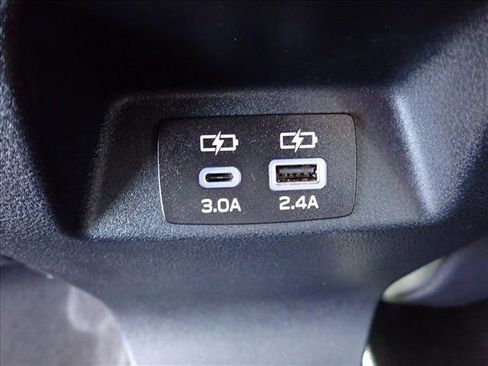 Used 2024 Subaru Crosstrek 2.5i Limited AWD/4WD image 10