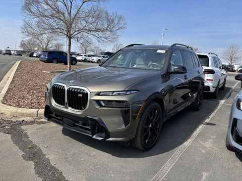 Used 2026 BMW X7 M60i image 7