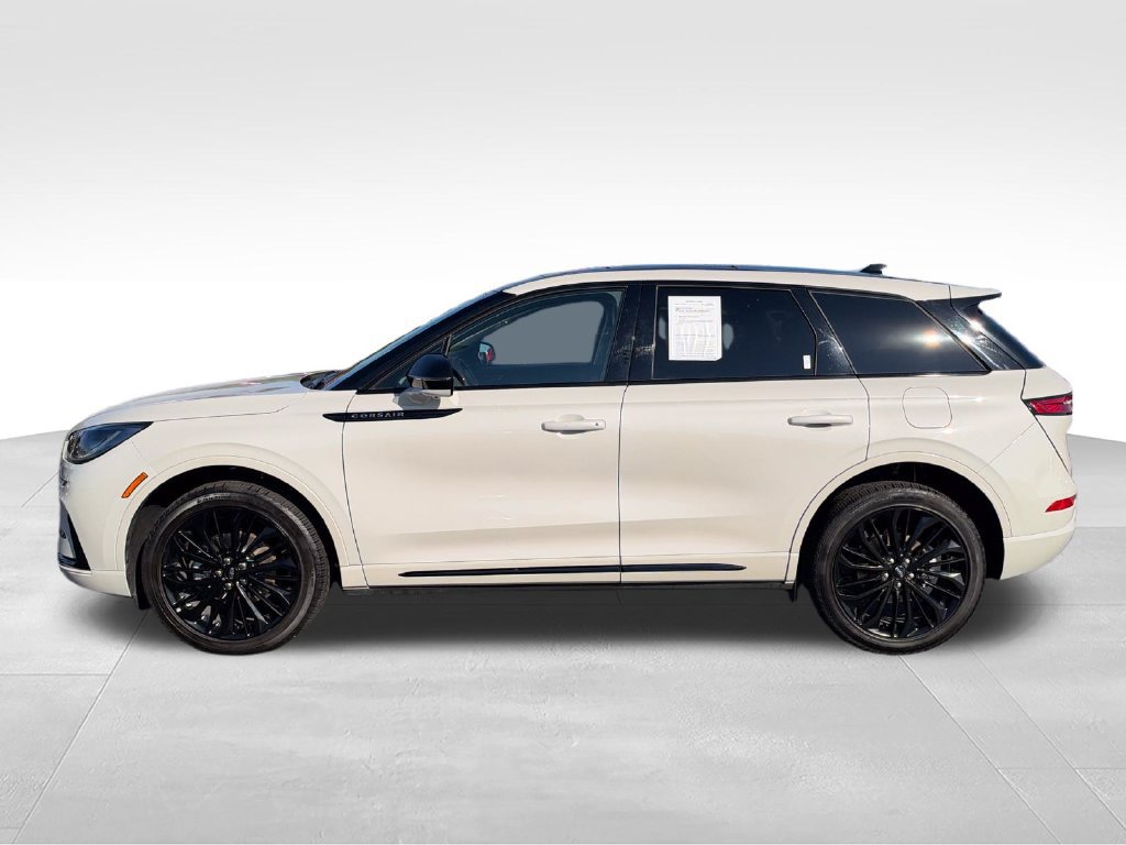 Used 2024 Lincoln Corsair AWD w/ Equipment Group 101A image 2