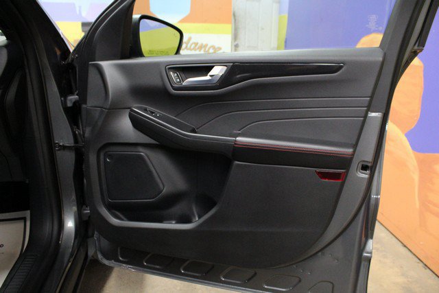 Used 2025 Ford Escape ST-Line Select AWD/4WD image 9
