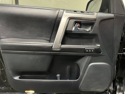 Used 2015 Toyota 4Runner Limited image 13