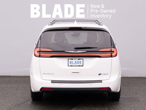 Used 2021 Chrysler Pacifica Touring-L image 29