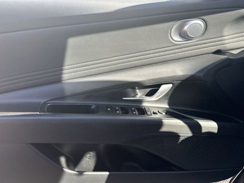 Used 2025 Hyundai Elantra SEL FWD image 24