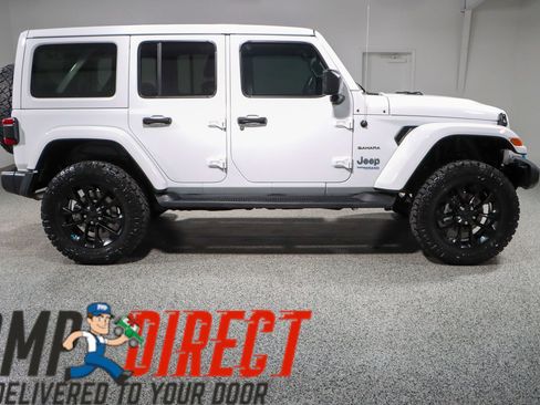 Used 2022 Jeep Wrangler Unlimited Sahara w/ Cold Weather Group image 7