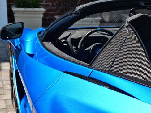 Used 2022 McLaren 765LT RWD image 16