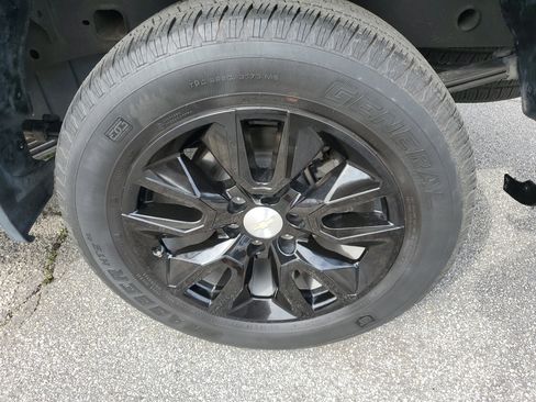 Used 2022 Chevrolet Silverado 1500 Custom image 10