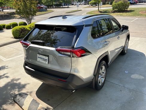 Used 2025 Toyota RAV4 XLE w/ Convenience Package image 10