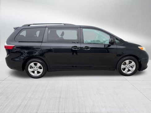 Used 2016 Toyota Sienna LE FWD image 5