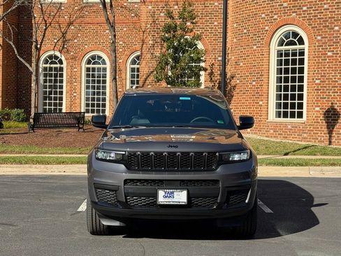 New 2025 Jeep Grand Cherokee L Altitude image 4