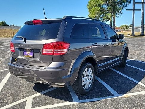 Used 2020 Dodge Journey SE image 7