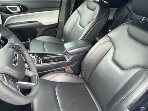 Used 2024 Jeep Compass Limited image 6