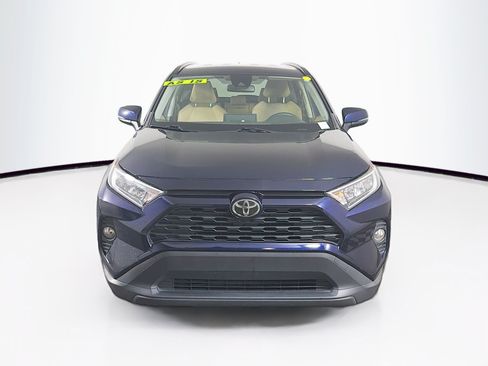 Used 2020 Toyota RAV4 XLE FWD image 2