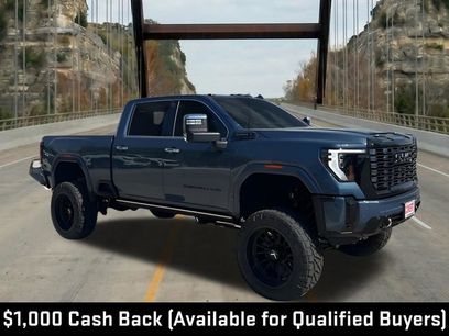New 2026 GMC Sierra 2500 Denali Ultimate w/ LPO, Black Badging Package