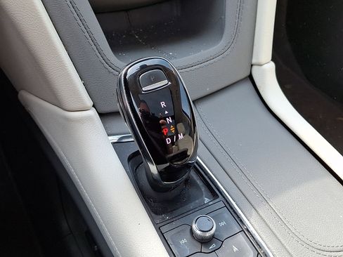 Used 2024 Cadillac XT5 Premium Luxury AWD/4WD image 15