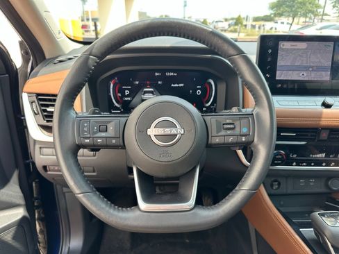 Used 2024 Nissan Rogue Platinum AWD/4WD image 12