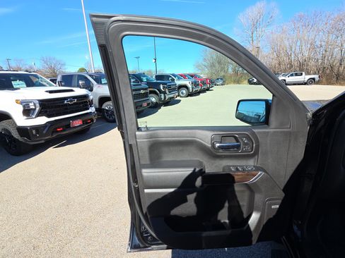 Used 2019 GMC Sierra 1500 SLT w/ SLT Premium Plus Package image 15