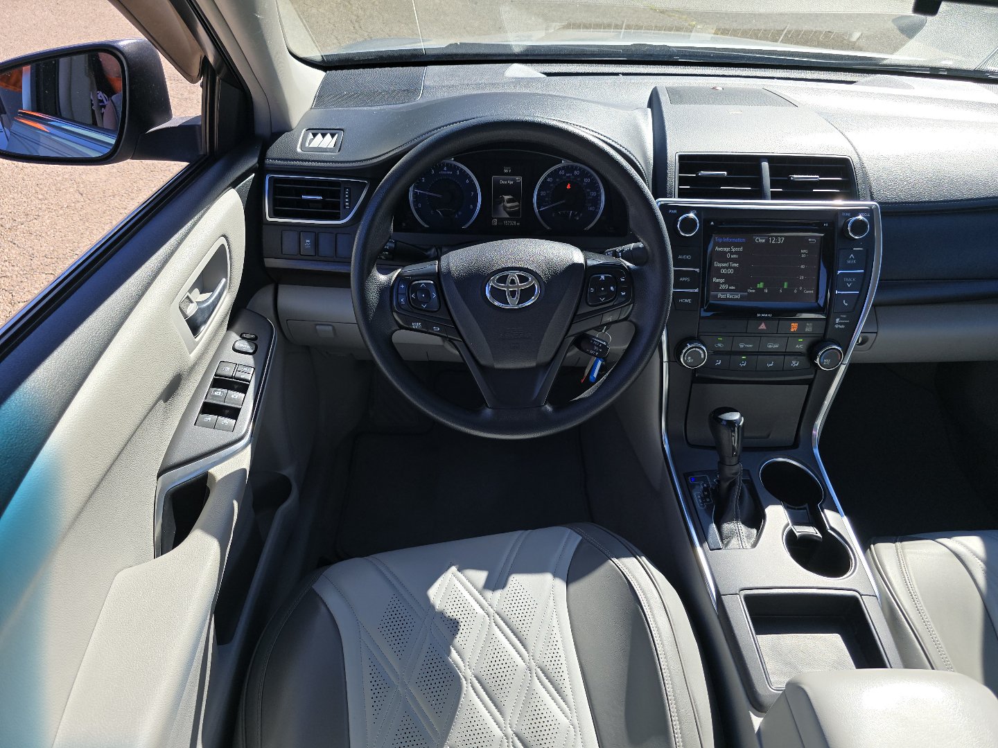 Used 2016 Toyota Camry LE FWD image 18