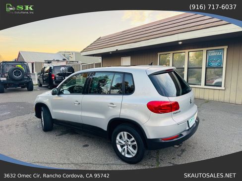 Used 2013 Volkswagen Tiguan S image 10