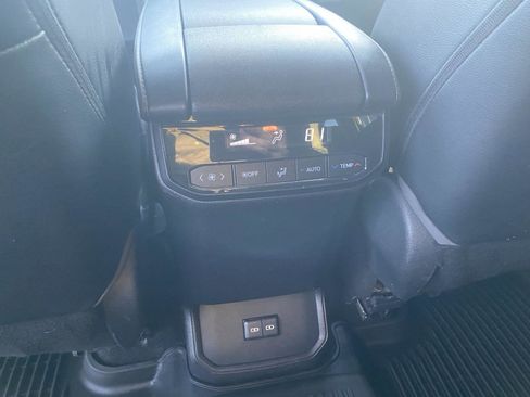 Used 2022 Toyota Highlander XSE image 15
