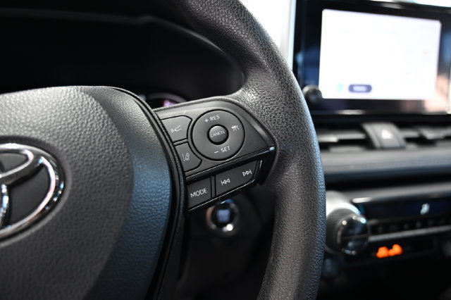 Used 2024 Toyota RAV4 XLE AWD/4WD image 24