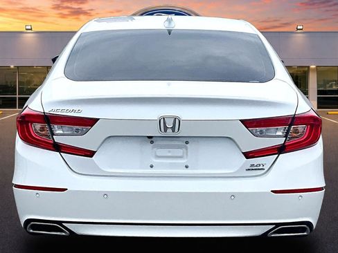 Used 2021 Honda Accord Touring image 4