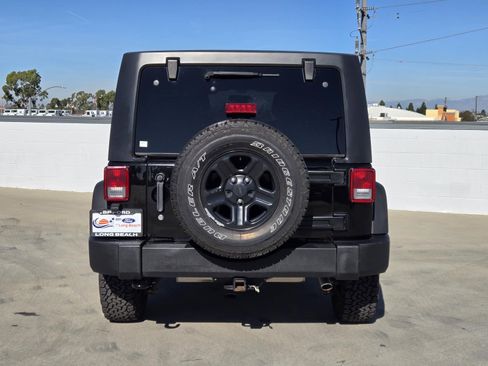 Used 2015 Jeep Wrangler Unlimited Sport w/ Connectivity Group image 5