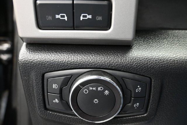 Used 2018 Ford F150 Lariat w/ Equipment Group 502A Luxury AWD/4WD image 25