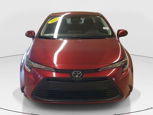 Used 2023 Toyota Corolla LE image 2
