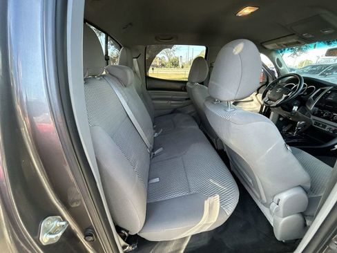 Used 2015 Toyota Tacoma PreRunner image 21