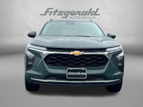 Used 2025 Chevrolet Trax LT FWD image 6