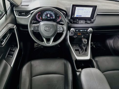 Used 2023 Toyota RAV4 XLE Premium FWD image 17
