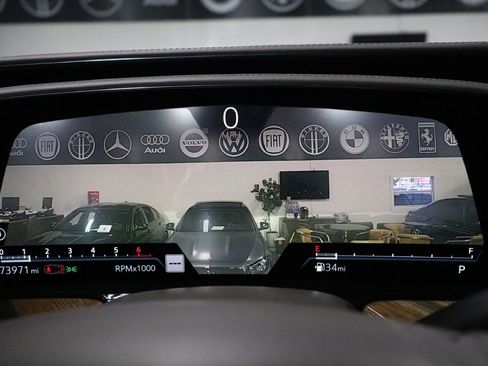 Used 2021 Cadillac Escalade Sport Platinum image 17