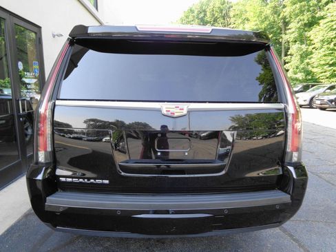 Used 2015 Cadillac Escalade ESV Luxury AWD/4WD image 6