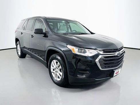 Used 2018 Chevrolet Traverse LS image 3