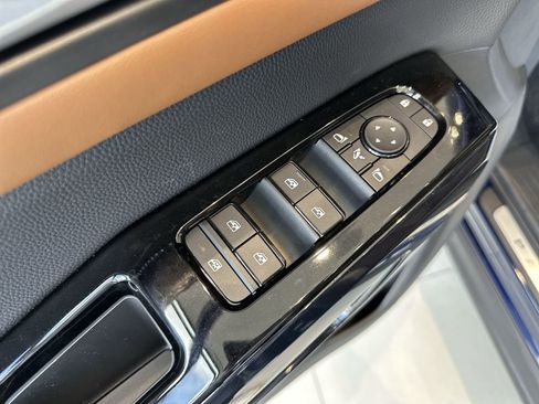 New 2026 Nissan Pathfinder Platinum AWD/4WD image 11