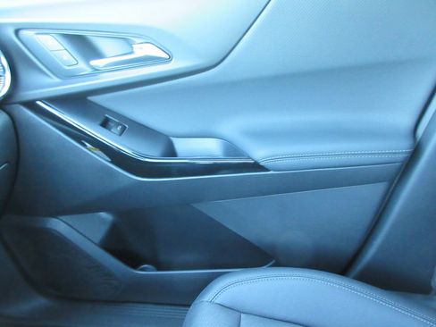 New 2026 Chevrolet Equinox LT w/ Convenience Package II image 34