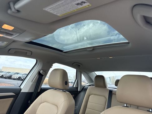 Used 2021 Volkswagen Jetta SE FWD image 23